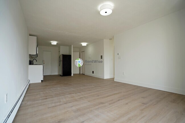 Foto del edificio - 745 E 6th St