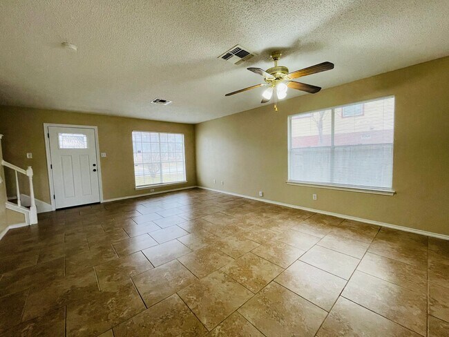 Building Photo - 3633 Candlebrook Ln