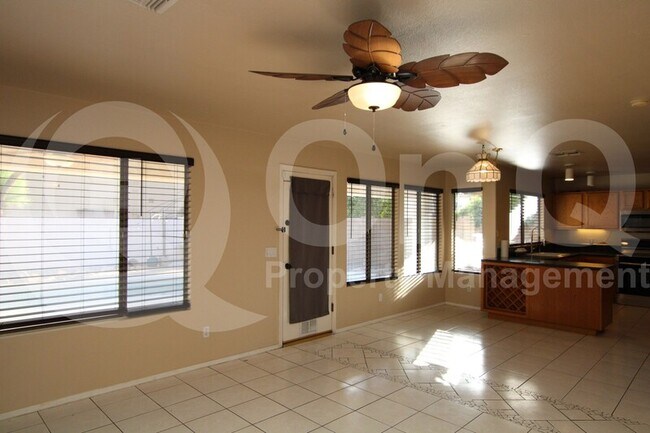 Foto del edificio - 4743 E Lavender Ln