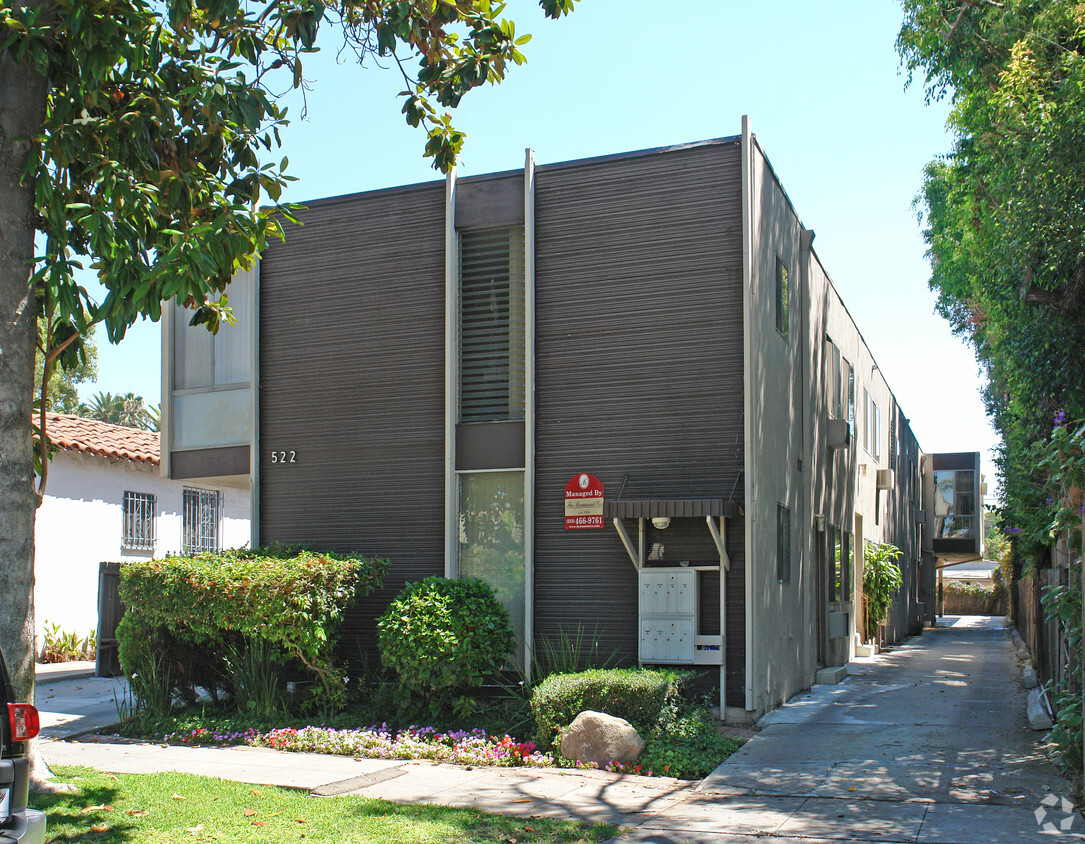 Foto principal - 522 N Sweetzer Ave