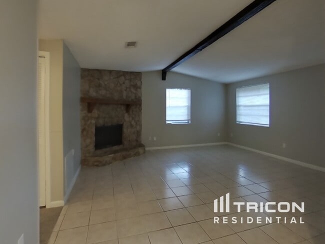 Foto del edificio - 2846 Tanglewood Blvd