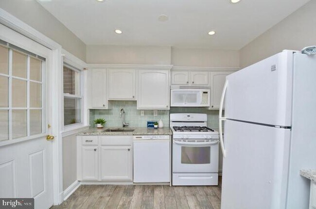 Foto del edificio - 2602 S Troy St