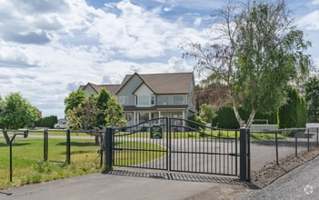 Building Photo - 6522 Rd K NE