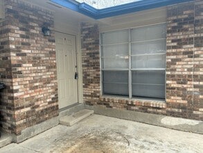 Building Photo - 509 Southtrail Dr