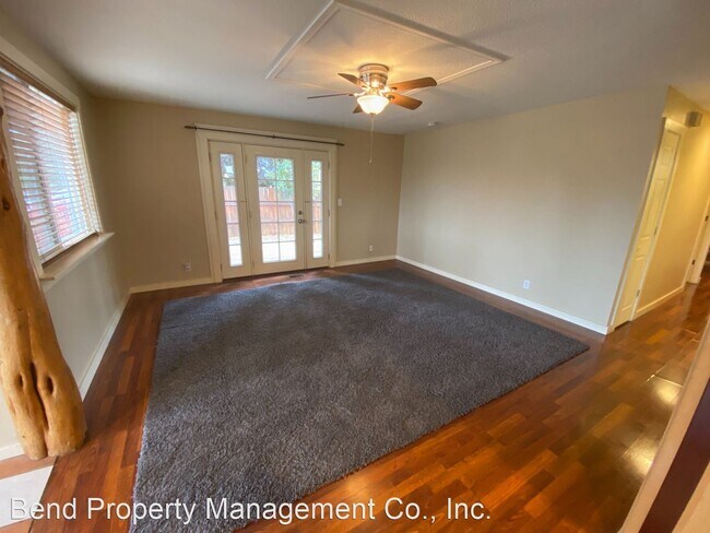 Foto del edificio - 6 br, 2.5 bath House - 1829 NE Monterey Ave.