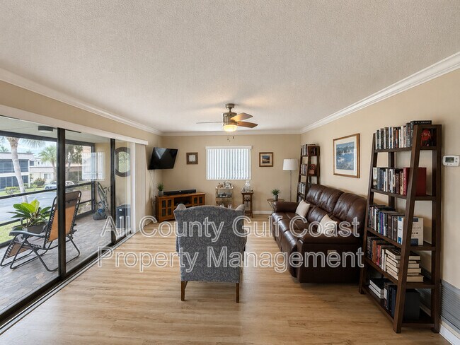 Foto del edificio - 1737 Bonitas Cir
