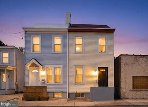 Building Photo - 203 3rd St