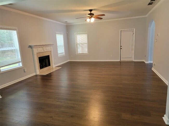 Building Photo - 104 Gardenia Ln