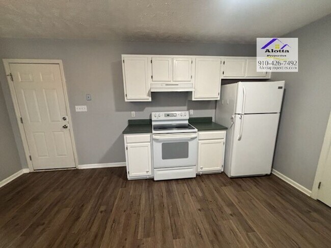 Building Photo - 133 Chapel Hill Dr