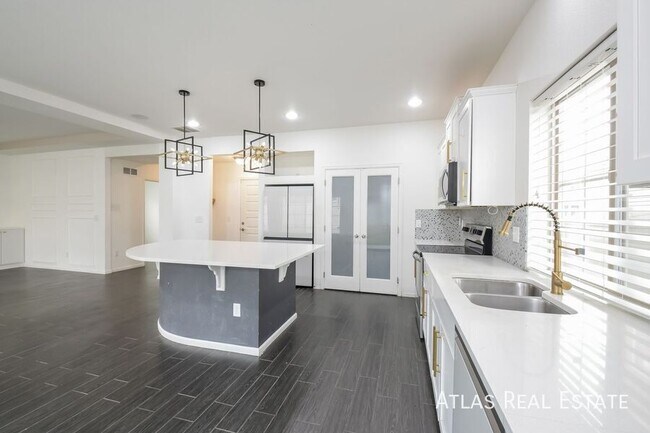 Foto del edificio - 5560 N Cathay Ct