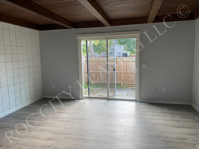 Foto del edificio - 455-485-485 Lake Ave