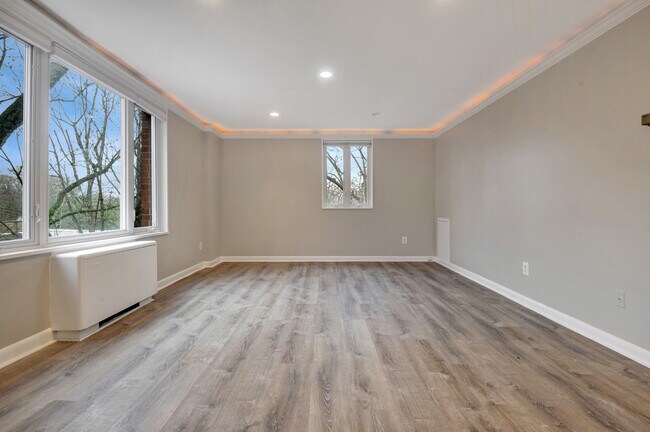 Foto del edificio - 2400 41st St NW