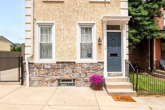 Photo - Spacious Detached 4BR/2.5BA Home in Mount ...