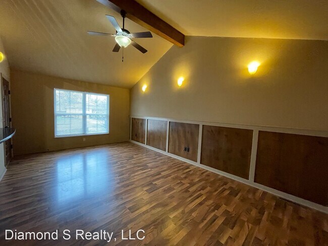 Building Photo - 2 br, 1 bath House - 1445 E Lindberg St