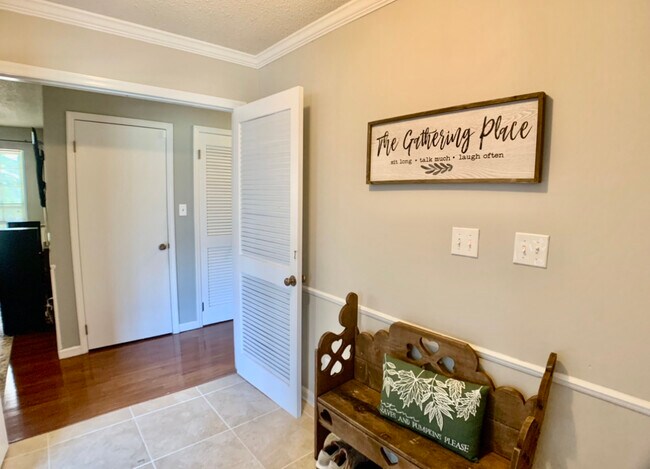 Foto del edificio - 720 Cedar Cone Cir