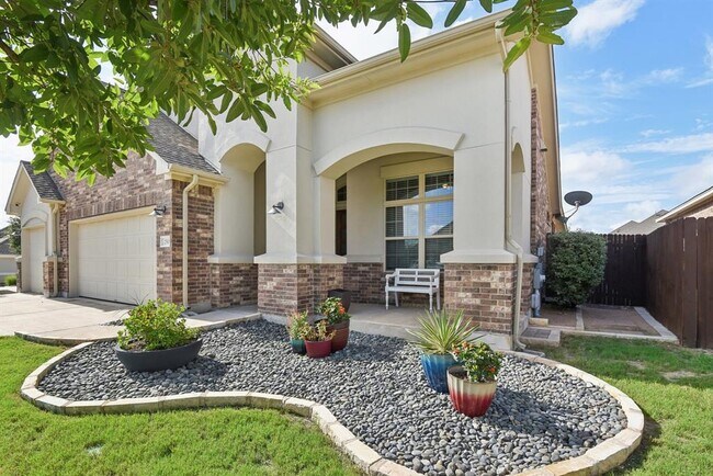 Building Photo - 250 N Sage Hollow