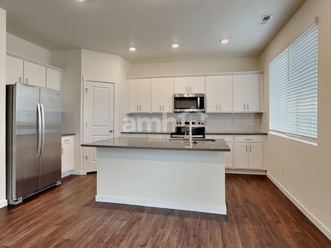 Building Photo - 11669 Logans Rdg Dr