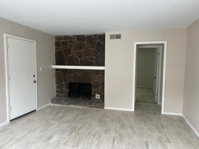 Foto del edificio - 4442 E 68th St