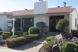 Building Photo - 6210 Mesita Dr