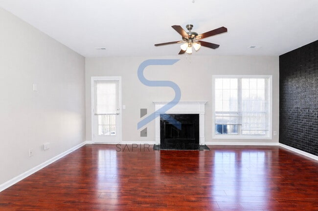 Building Photo - Freshly Updated & Pet-Friendly – Refined 2BR/2.5BA at Biltmore Trace