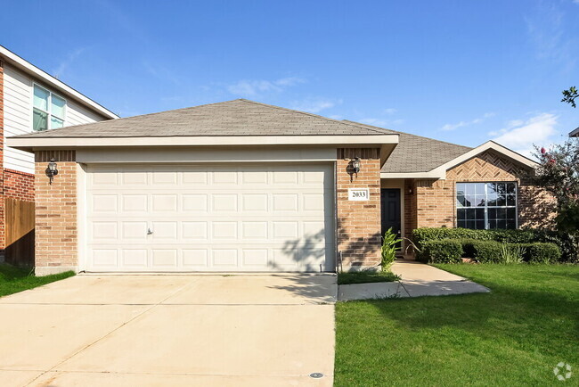Building Photo - 2033 Pine Knot Dr