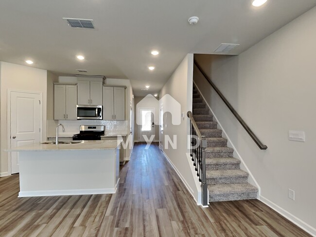 Building Photo - 3525 Shore Wood Avenue