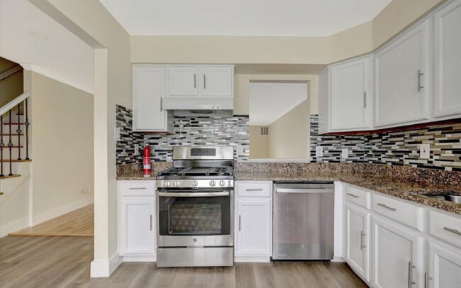 Building Photo - 32 Oliver Ct