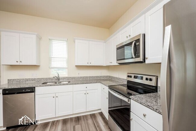 Foto del edificio - 6602 Charleston Dr