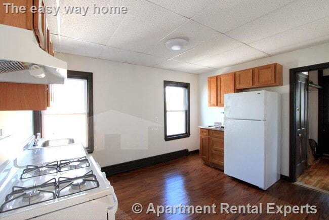 Building Photo - 53 Hinckley St