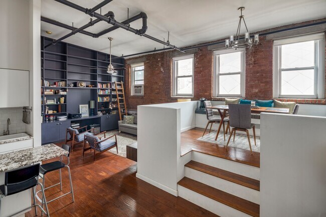 Building Photo - 120 Boerum Pl