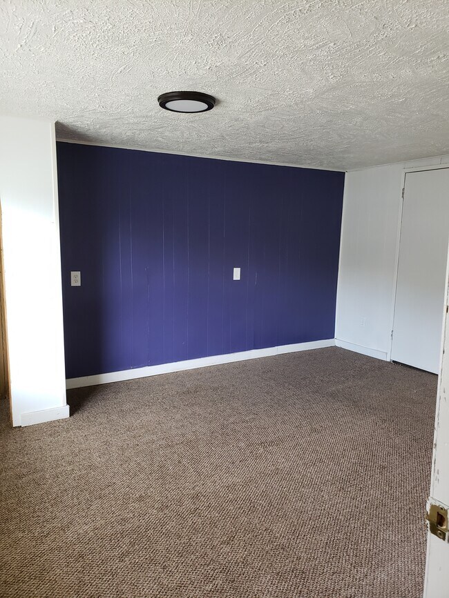 Bedroom - 102 N 1st St