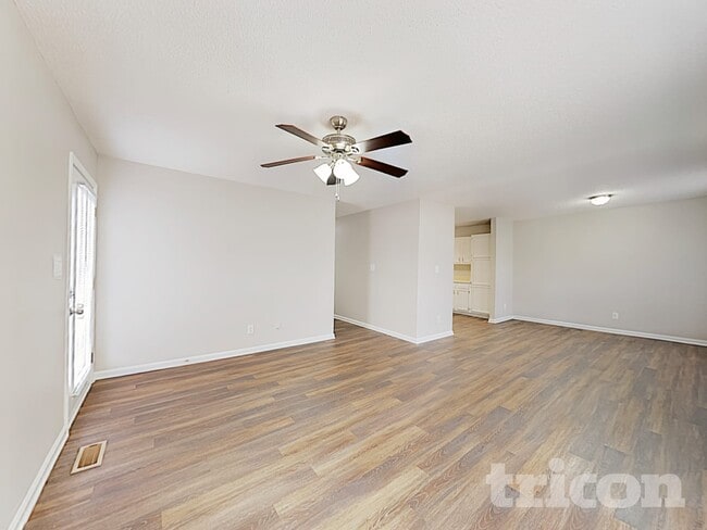 Building Photo - 924 Pine Cir Dr NW