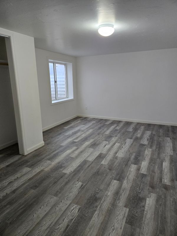 Building Photo - 110 5th Ave E