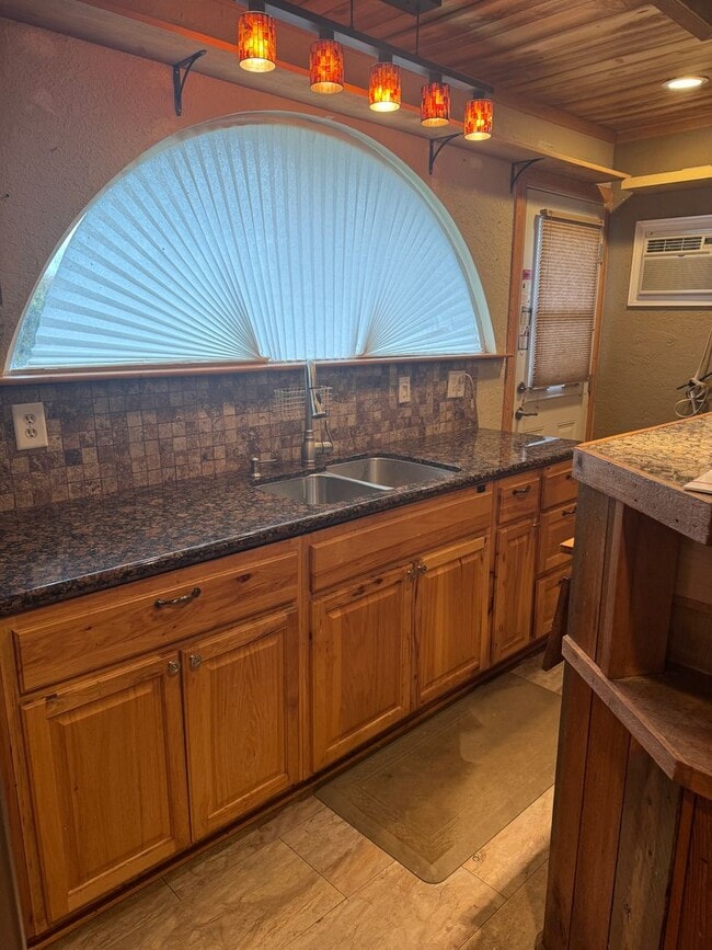 Foto del edificio - 29866 Carol Ave