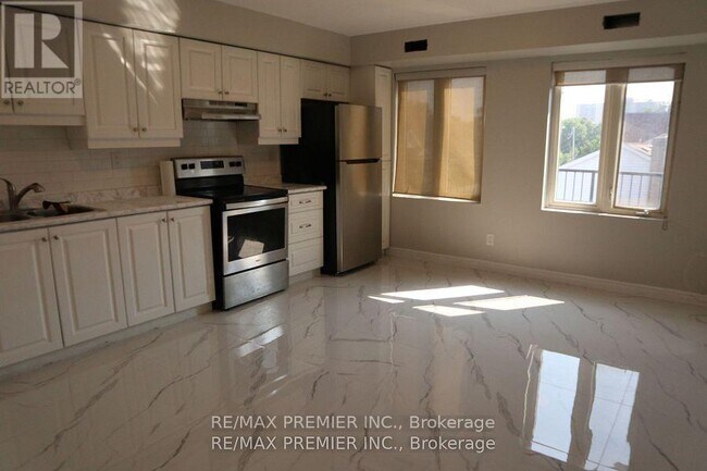 Photo du bâtiment - 1657 Weston Rd