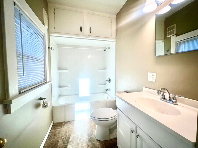 Foto del edificio - 5124 Allen St