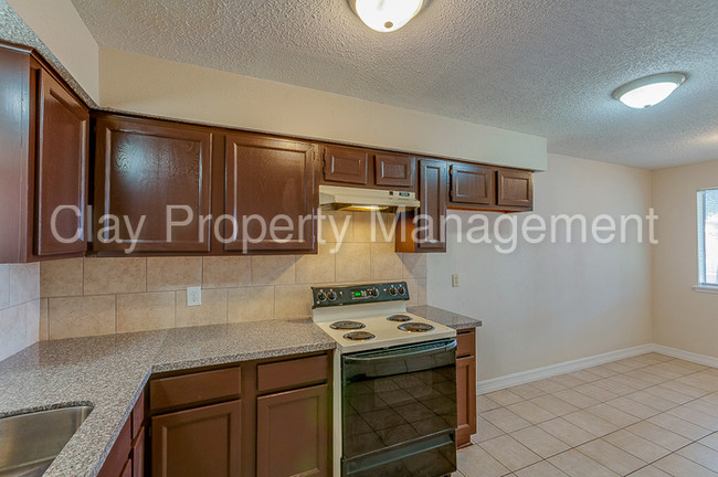 Building Photo - 15317 Kingfield Dr