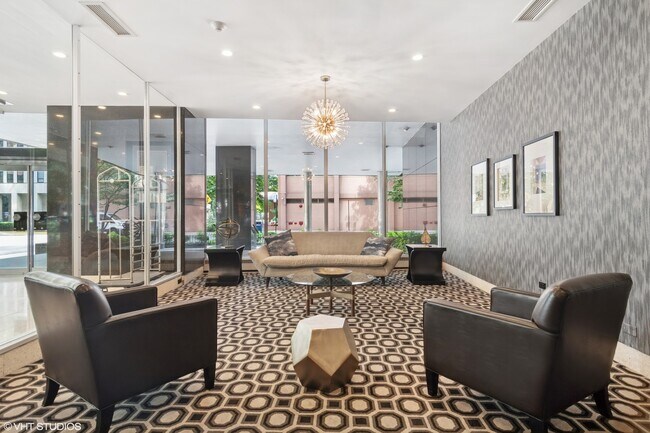 Foto del edificio - 850 N Dewitt Pl