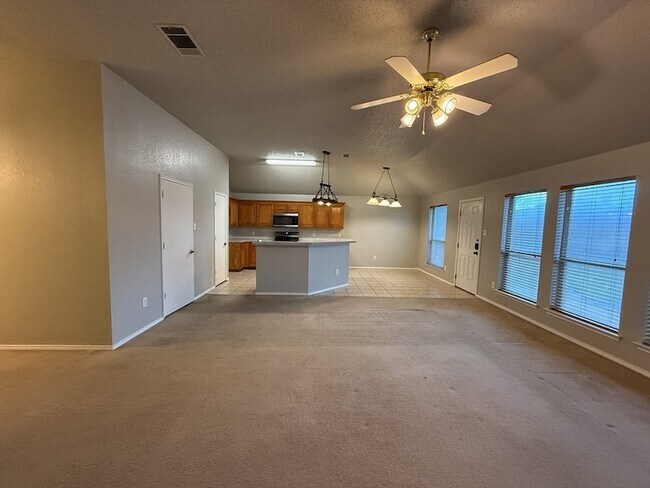 Building Photo - 7033 Snowy Owl St