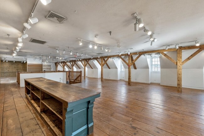 Foto del edificio - 312 Daniel Webster Hwy