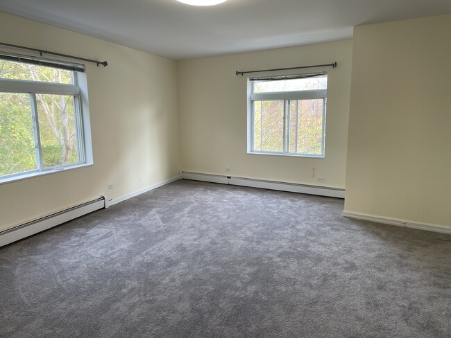 Building Photo - 5711 Huxley