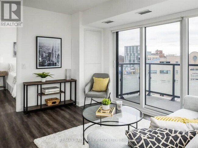 Photo du bâtiment - 20 Samuel Wood Wy