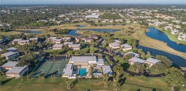 Foto del edificio - 106 Spring Lake Ct