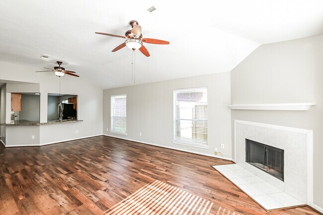 Foto del edificio - 7457 Parkland Manor Dr