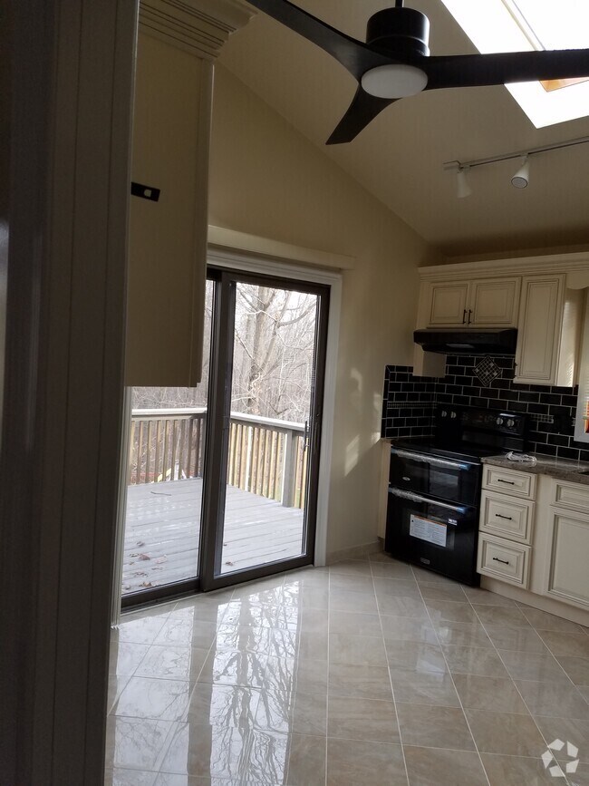 Apartments For Rent in Crompond NY with High Ceilings 1 Rentals