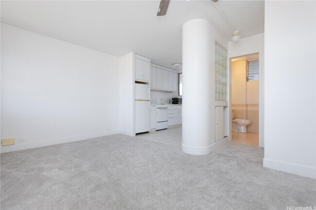 Foto del edificio - Nice and cozy studio with a washer dryer in unit.