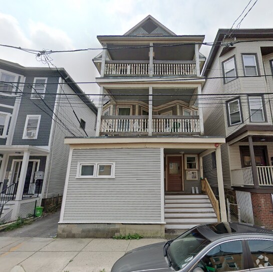Building Photo - 99 Calumet St