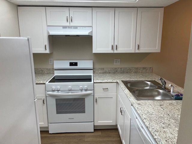 All new appliances - 1283 Lane on the Lk