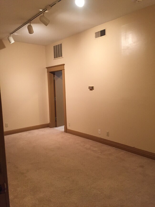 Foto del edificio - The Uptown Apartments