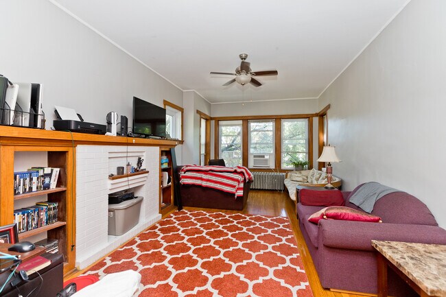 Foto del edificio - 3907 W Barry Ave